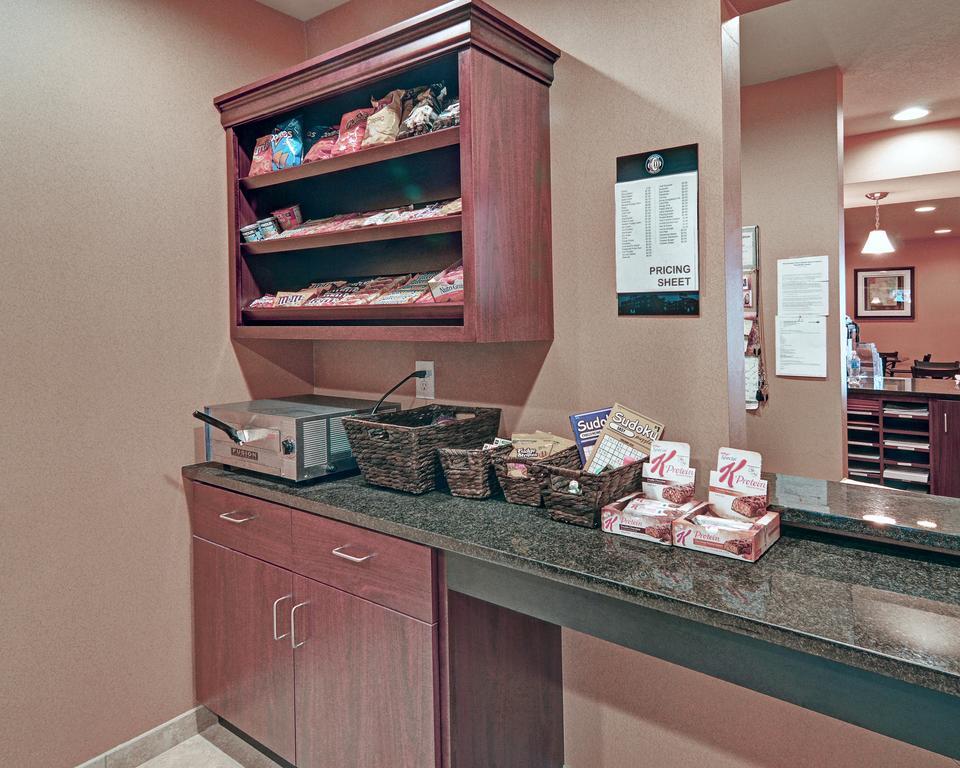 Cobblestone Inn & Suites - Big Lake Экстерьер фото