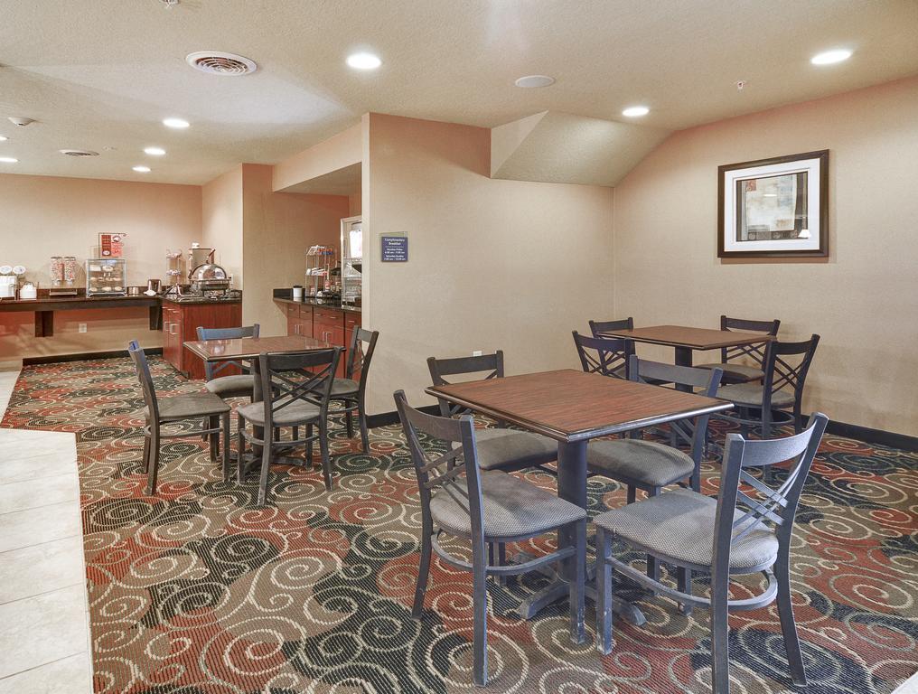 Cobblestone Inn & Suites - Big Lake Экстерьер фото