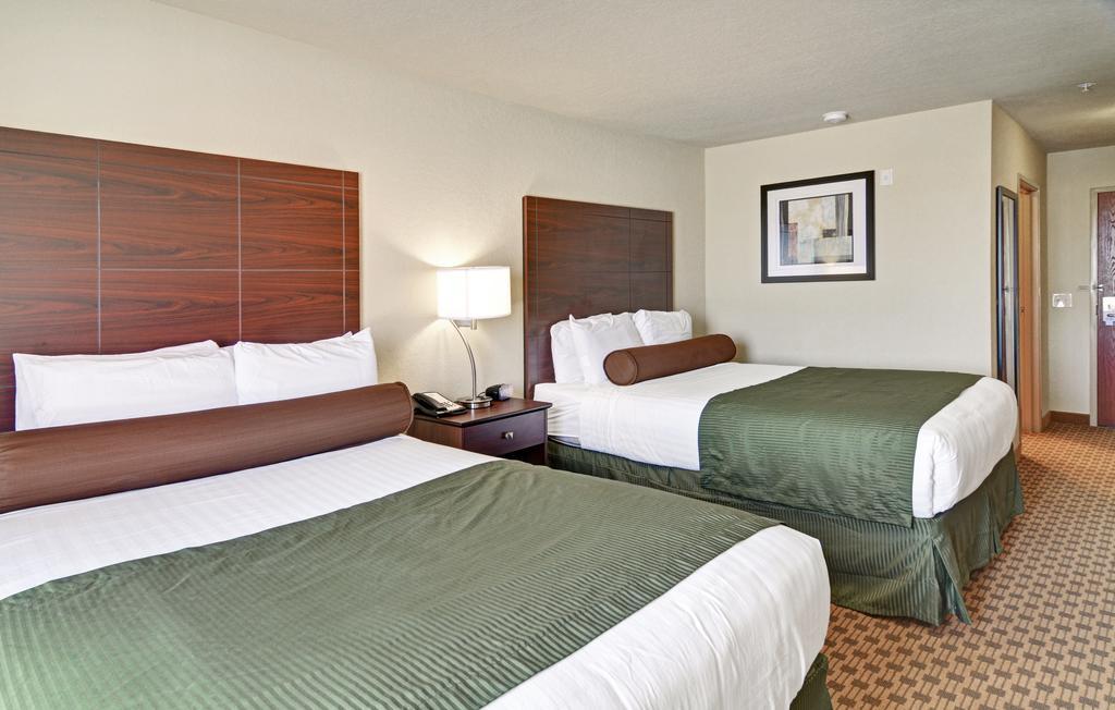 Cobblestone Inn & Suites - Big Lake Экстерьер фото
