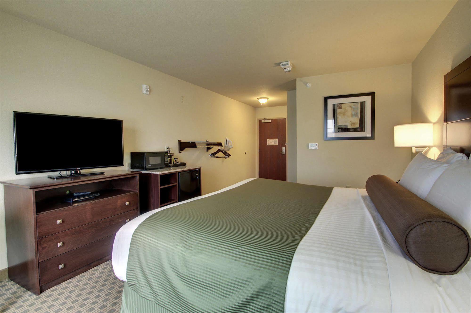 Cobblestone Inn & Suites - Big Lake Экстерьер фото