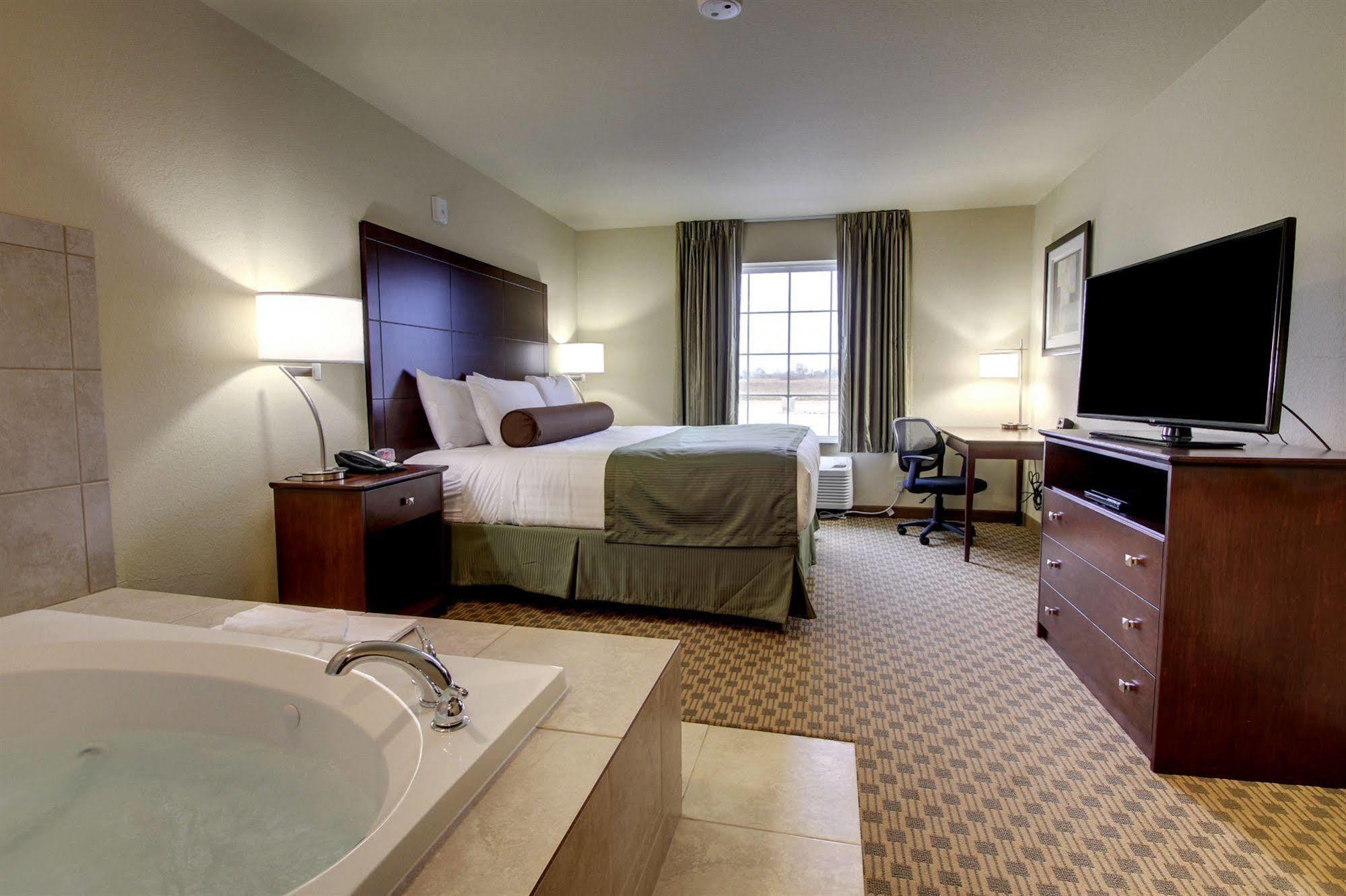 Cobblestone Inn & Suites - Big Lake Экстерьер фото