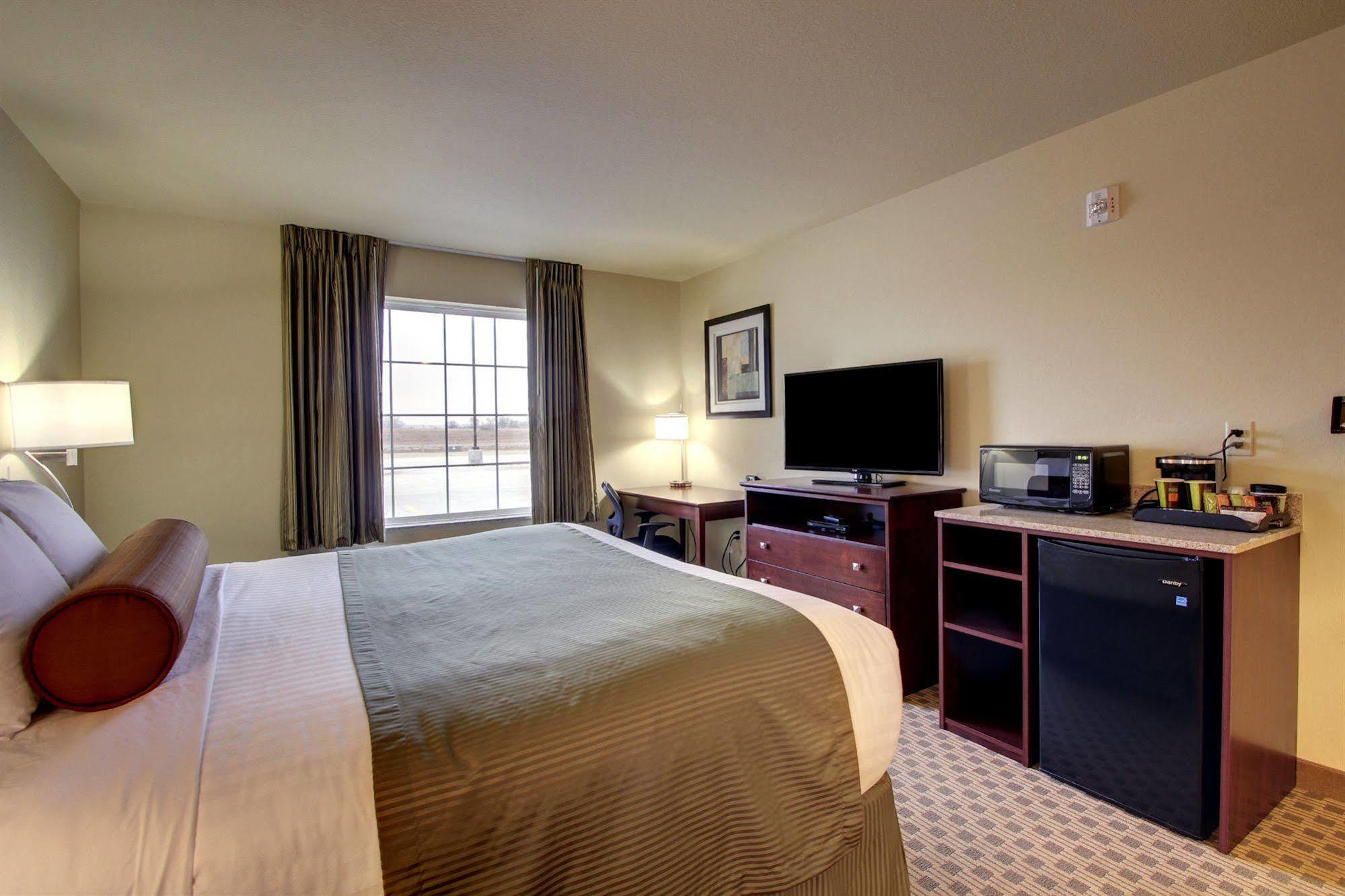 Cobblestone Inn & Suites - Big Lake Экстерьер фото
